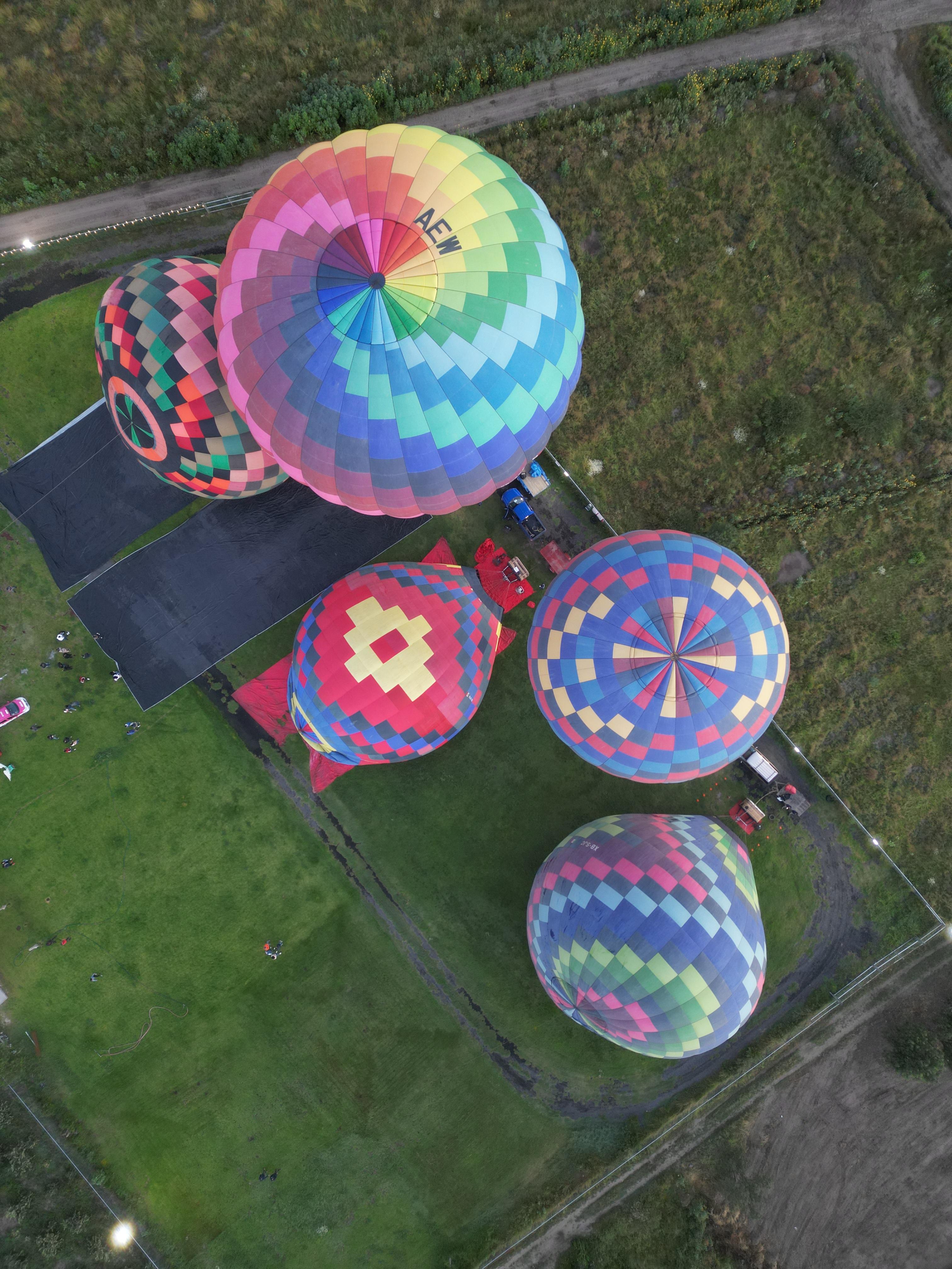 Vuelo en globo y desayuno en La Cueva